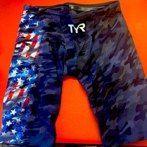 TYR tech suit 24 - Venzo